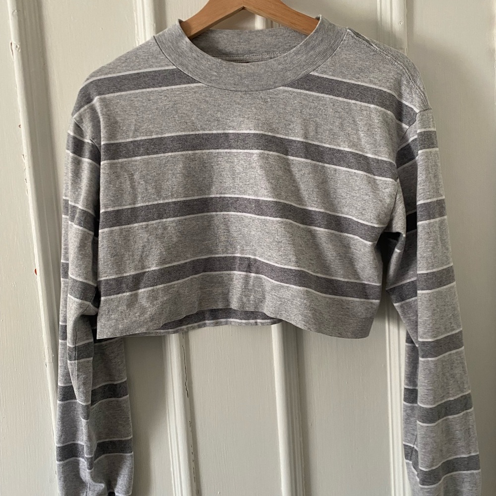 TNA Gray & Charcoal Striped Cropped Long-Sleeve Top